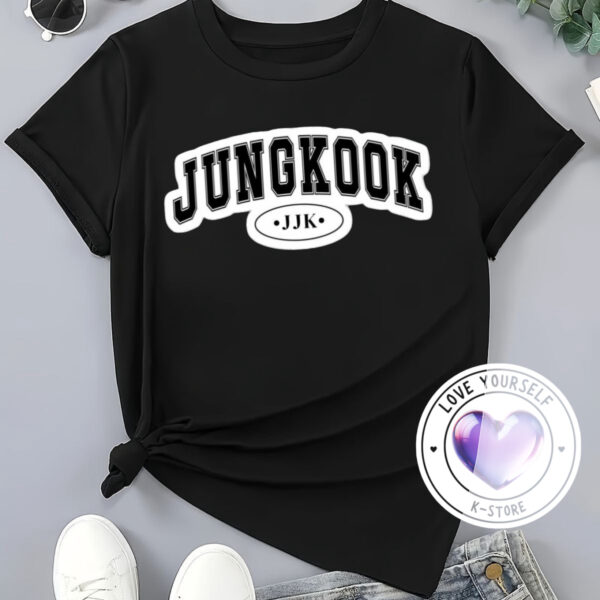 polera negra Banner Jungkook