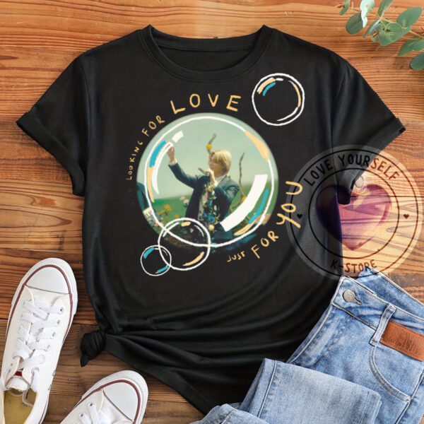 POLERA JIMIN NEGRA LOOKING FOR LOVE