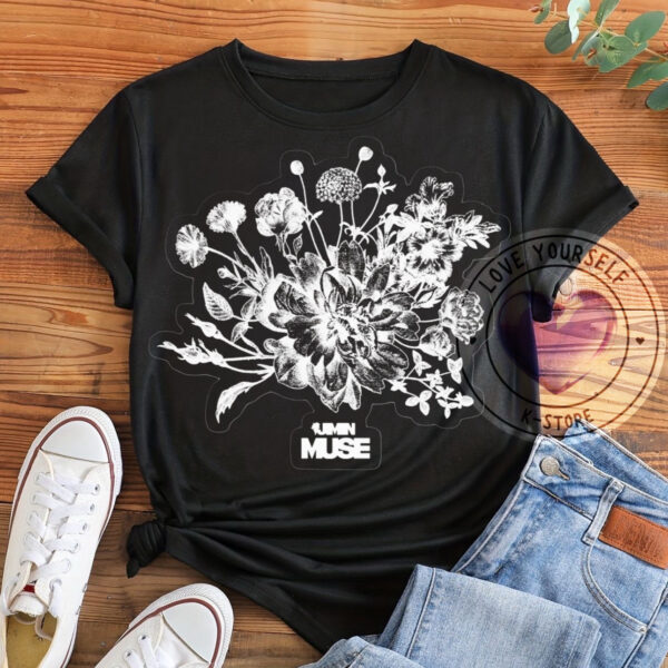 POLERA JIMIN NEGRA MUSE FLOR ESMERALDO