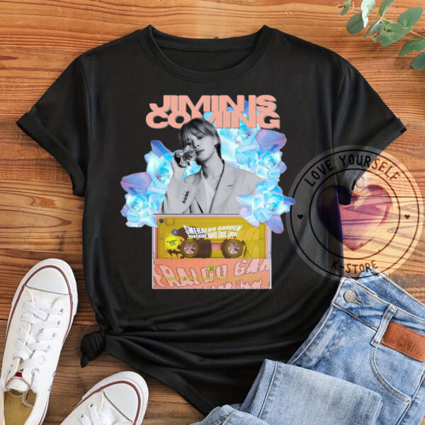 POLERA JIMIN NEGRA JIMIN COMING