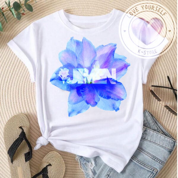 POLERA JIMIN DISCO BLANCA FLOR GRANDE ESMERALDO