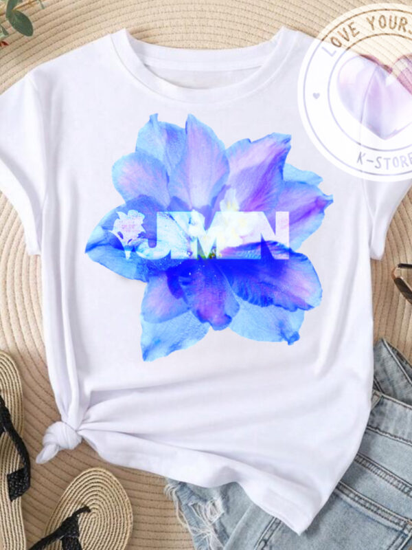 POLERA JIMIN DISCO BLANCA FLOR GRANDE ESMERALDO