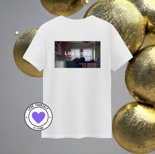 JIMIN POLERA BLANCA LIKE CRAZY CUADRO