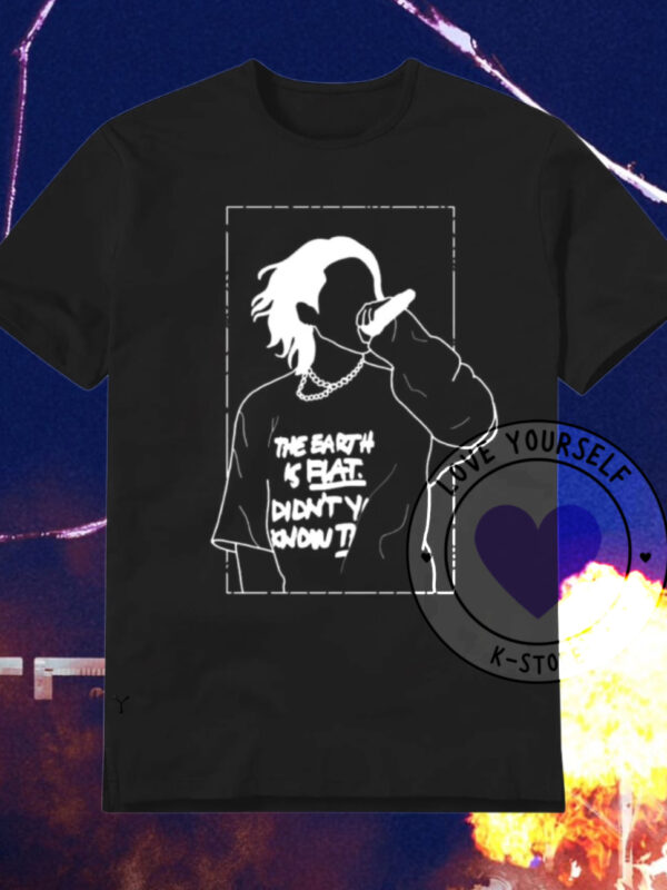 SUGA CANTANDO POLERA NEGRA