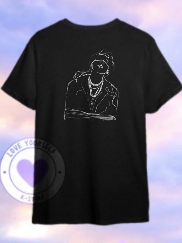 SUGA SILUETA POLERA NEGRA