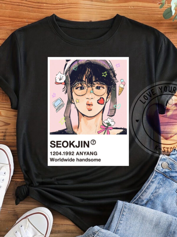 JIN CARICATURA JIN POLERA NEGRA