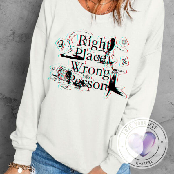 RM RIGTH PLACE PALABRAS POLERA MANGA LARGA BLANCA