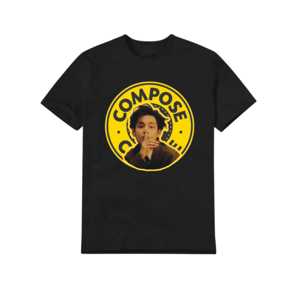 V COMPOSE V DE FRENTE POLERA NEGRA