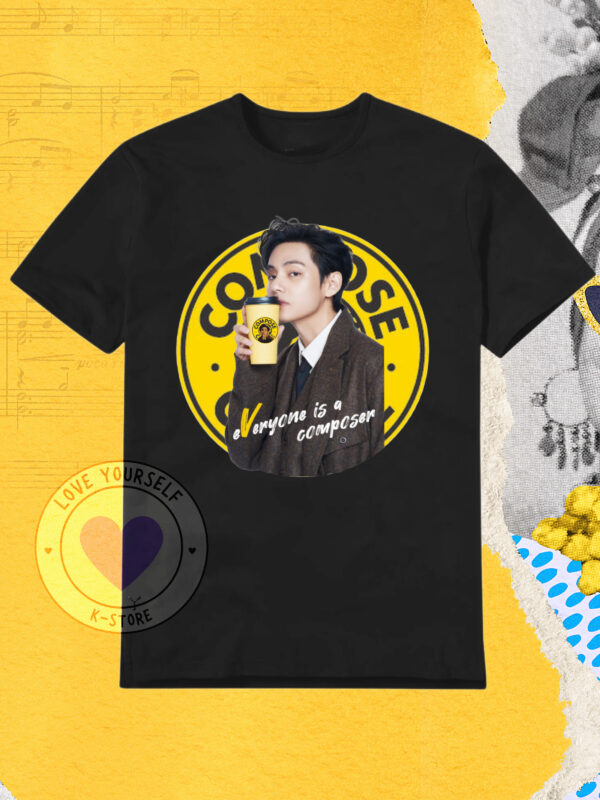 V COMPOSE V DE LADO POLERA NEGRA