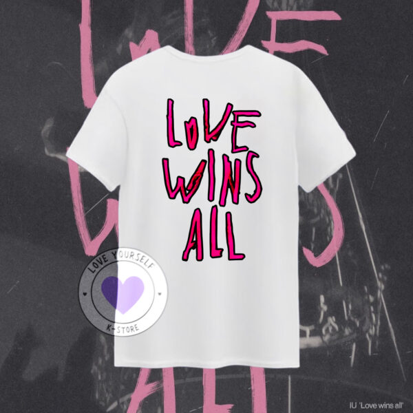 V LOVE WINS ALL LETRAS ROJAS POLERA BLANCA