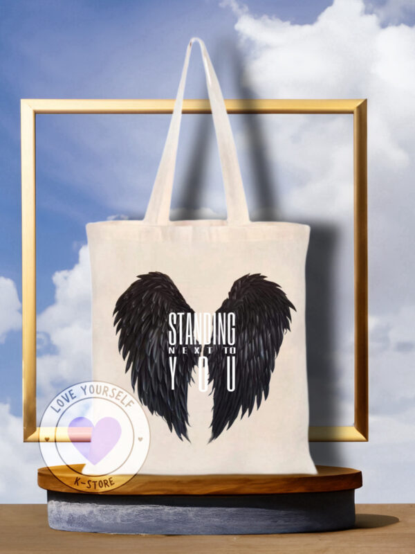 TOTE BAG JK ALAS NEGRAS BEIGE